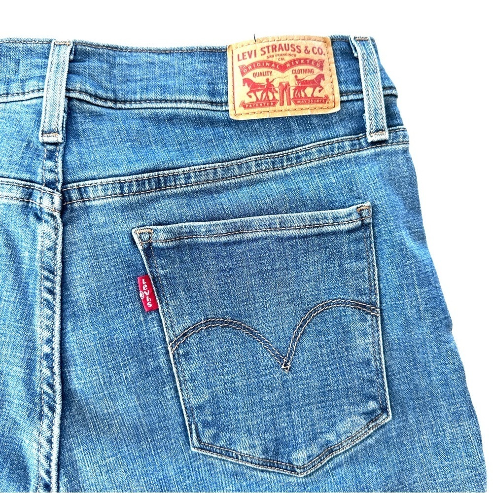 Levi's 312 Women's Shaping Slim Blue Jeans, Straight Leg, Stretch Cotton Blend